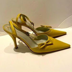 BCBGirls Pointed Toe Shoes with Bow size 7